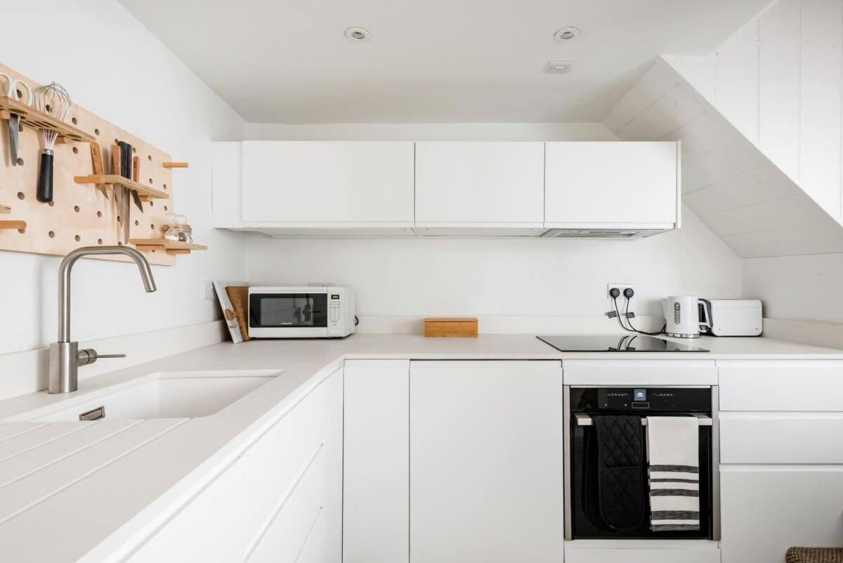 Central Georgian Townhouse With Free Parking Бат Екстер'єр фото