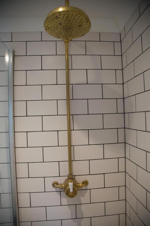 Central Georgian Townhouse With Free Parking Бат Екстер'єр фото