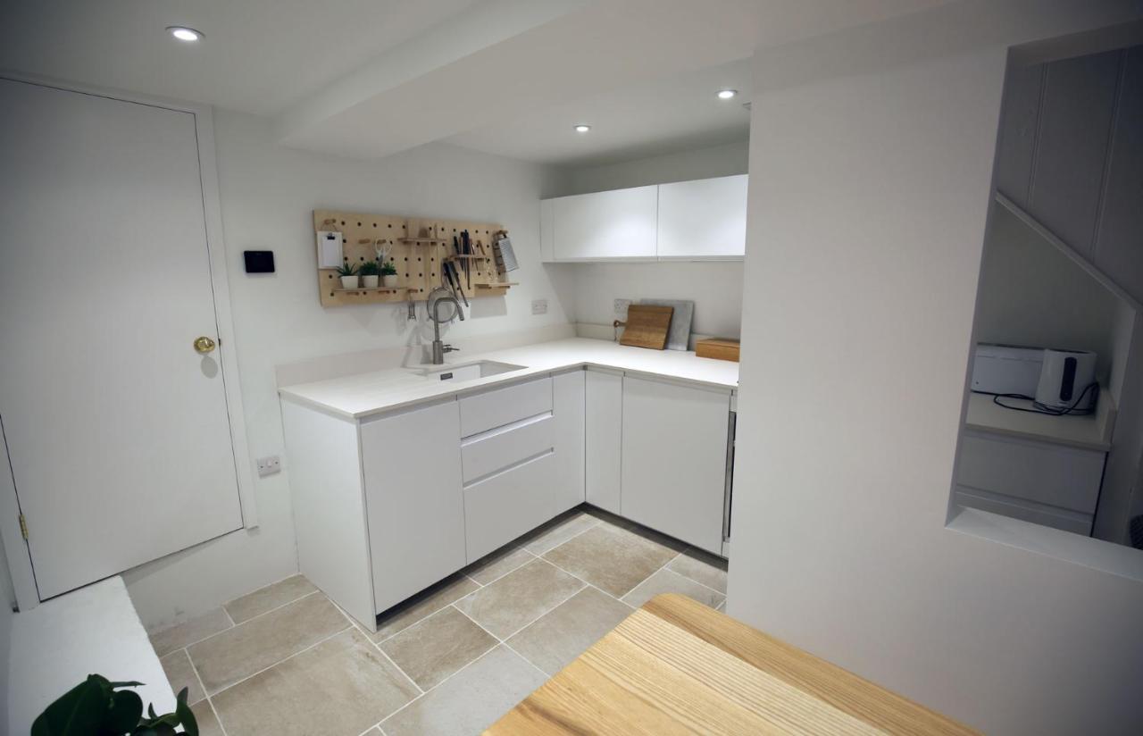 Central Georgian Townhouse With Free Parking Бат Екстер'єр фото